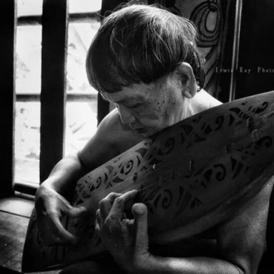 Sapeh (Sampe) Alat Musik Tradisional Dayak Borneo