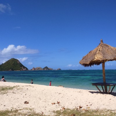 Pantai Mawun dan Pantai Batu Payung, Harta Terpendam di Lombok Tengah