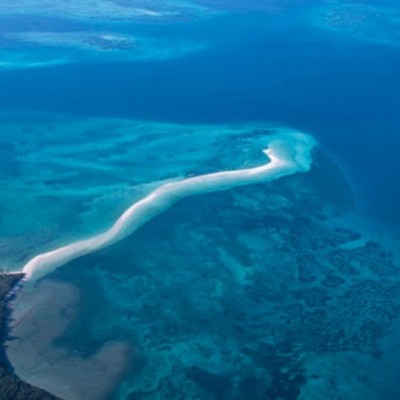 Fenomena dari 6 Pantai Unik, Hanya di Indonesia (1)