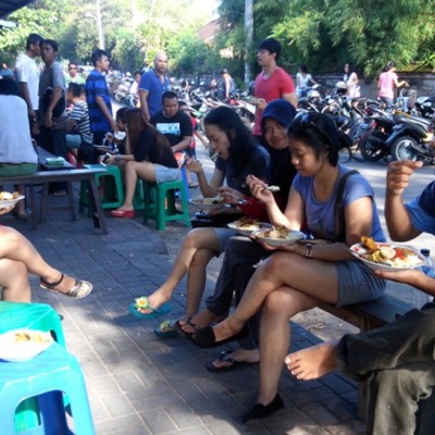 Nasi Campur Bali, Penganan Wajib Pantai Sanur