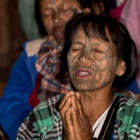 Tato Wajah Untuk Wanita Myanmar